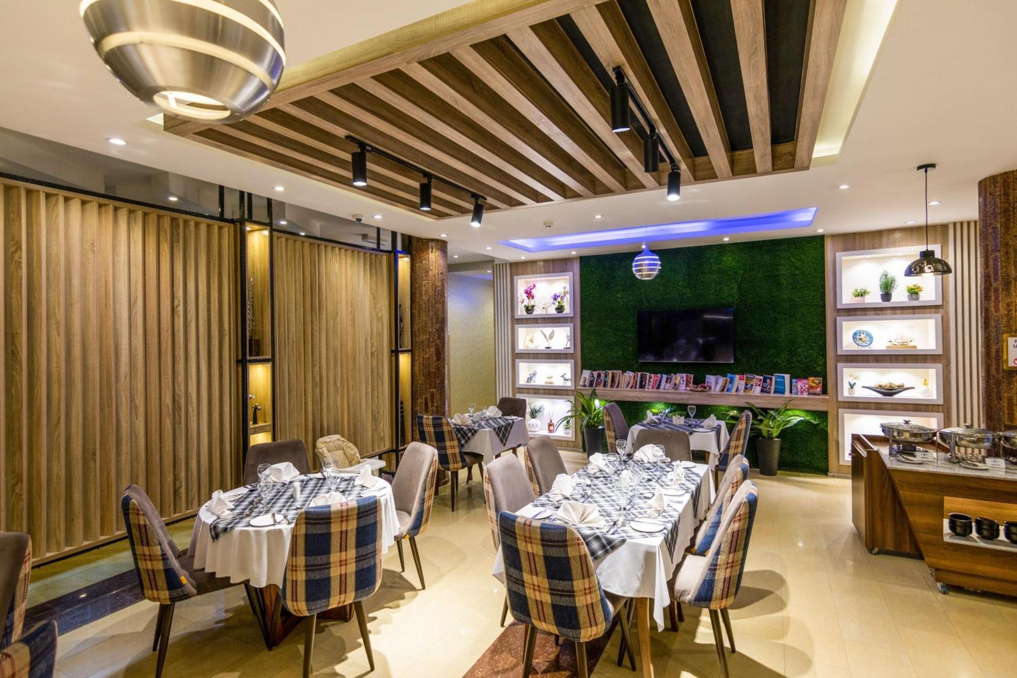 Protea Hotel By Marriott Delta Варрі Екстер'єр фото